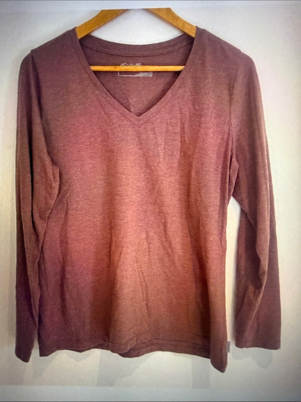 Eddie Bauer Women Purple Long Sleeve V Neck Pullover T-Shirt Size L